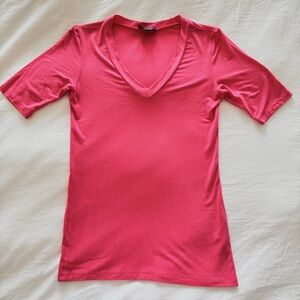 bebe Coral Pink Short Sleeve V-Neck Tee